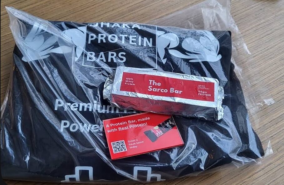 Sarco Starter Pack contains a Sarco Bar, complimentary tshirt and a free fridge magnet